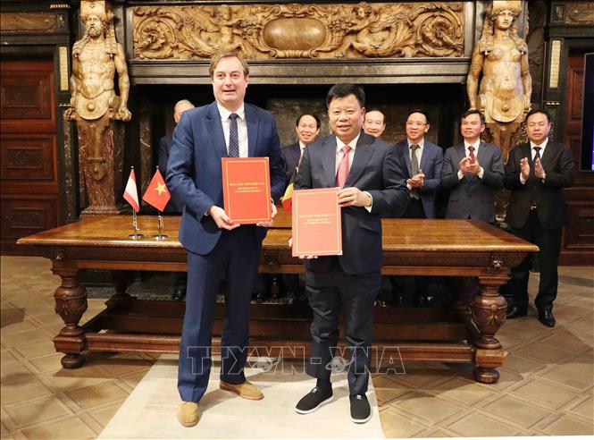 Kết nối trung tâm cảng biển của Việt Nam và Bỉ